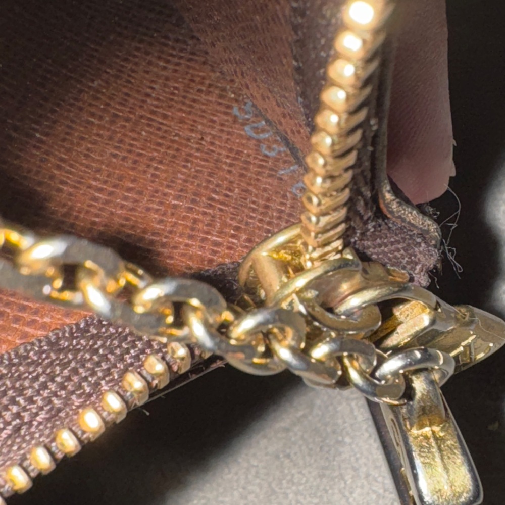 Louis Vuitton Key Pouch - Picture 6 of 6